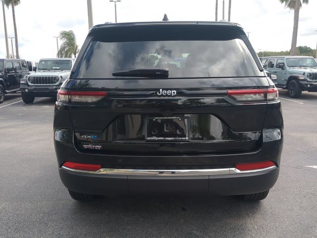 Used 2025 Black Jeep 4xe image 6