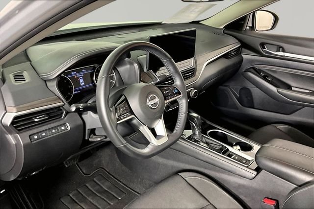 Used 2023 Silver Nissan 2.5 SV image 16