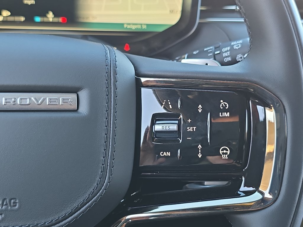 New 2027 Santorini Black LAND ROVER Dynamic SE P400 image 19