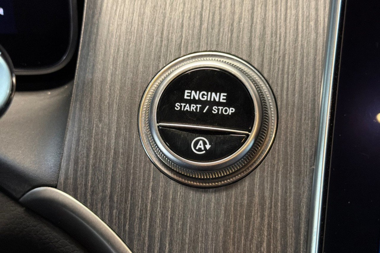 Used 2024 Cirrus Silver Metallic Mercedes-Benz GLC 300 image 20