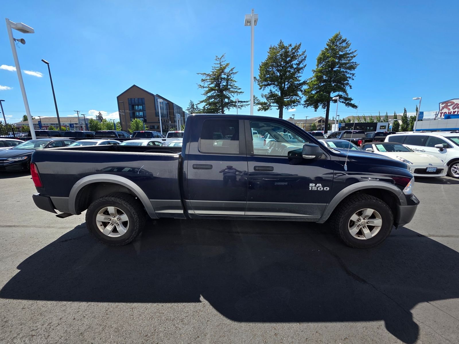 Used 2013 True Blue Pearlcoat Ram SLT image 4
