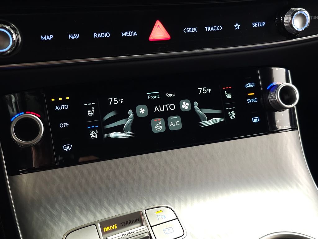 New 2026 Silver Genesis 2.5T SPORT PRESTIGE image 23