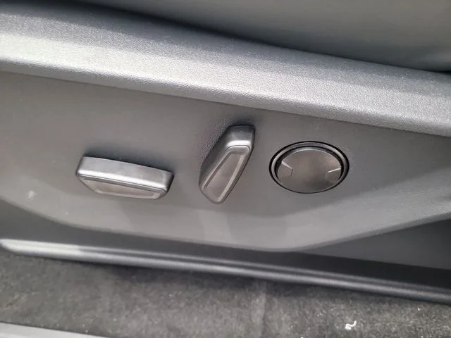 New 2027 Gray Metallic Ford Active image 24