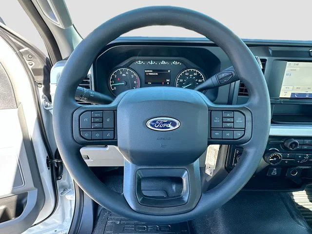 New 2026 Oxford White Ford XL image 7