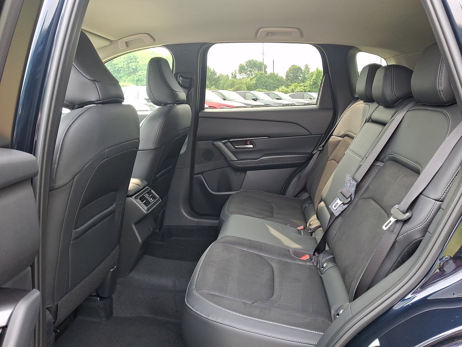 New 2026 Navy Blue Mica Mazda 2.5 S Select AWD image 6