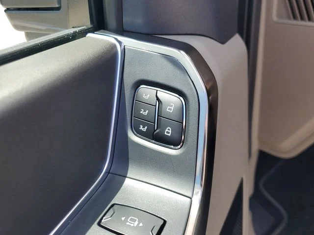 New 2026 Star White Metallic Tri-Coat Ford F-250® Platinum® image 19