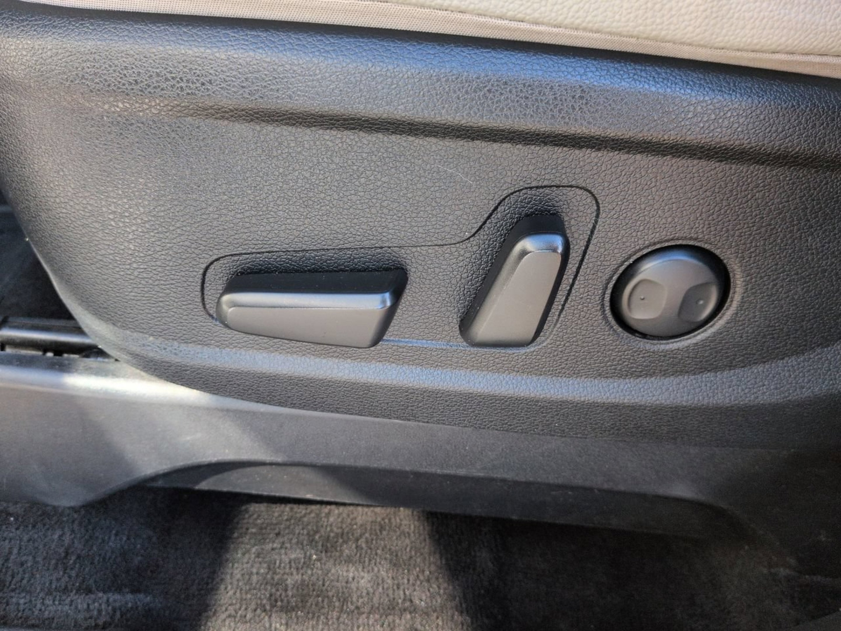 Used 2022 Typhoon Silver Hyundai SEL image 18