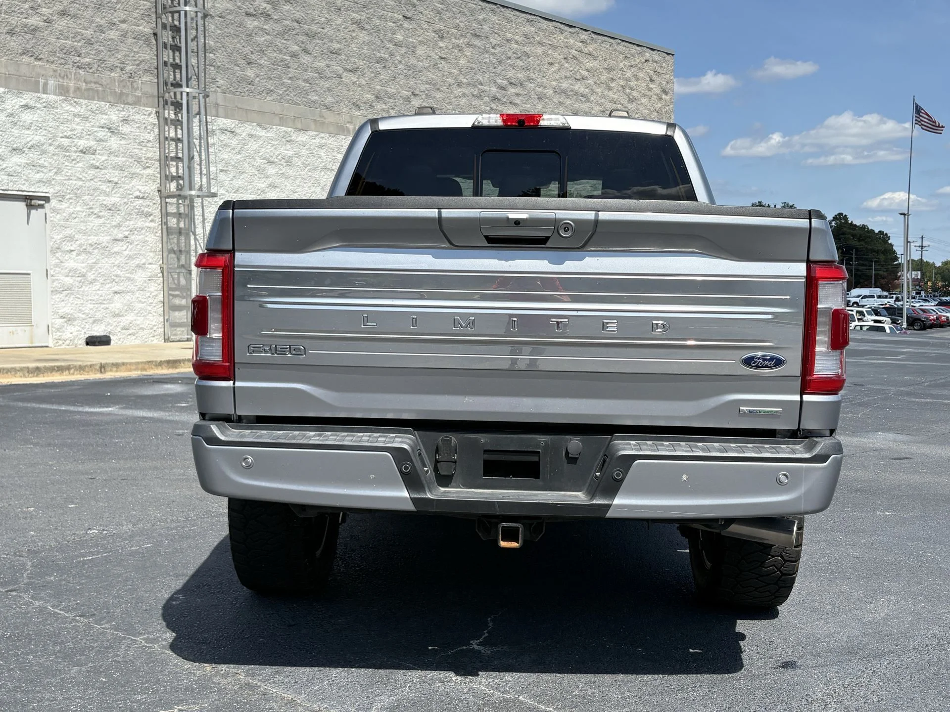 Used 2022 Silver Metallic Ford Limited image 24