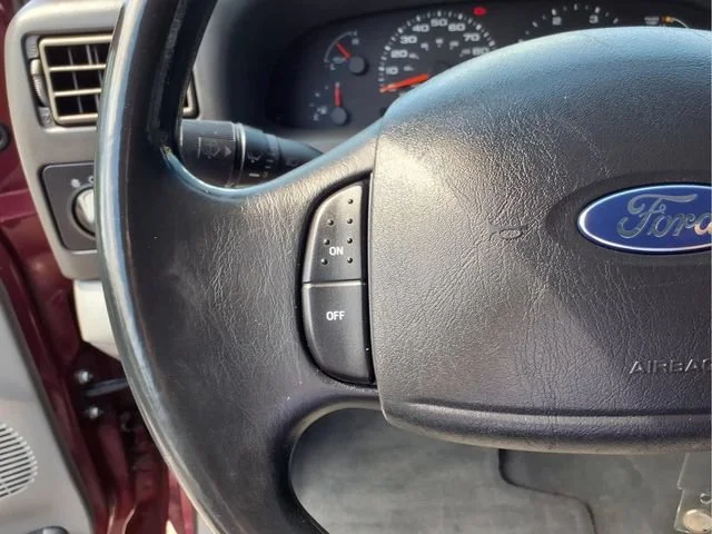 Used 2004  Ford XL image 10