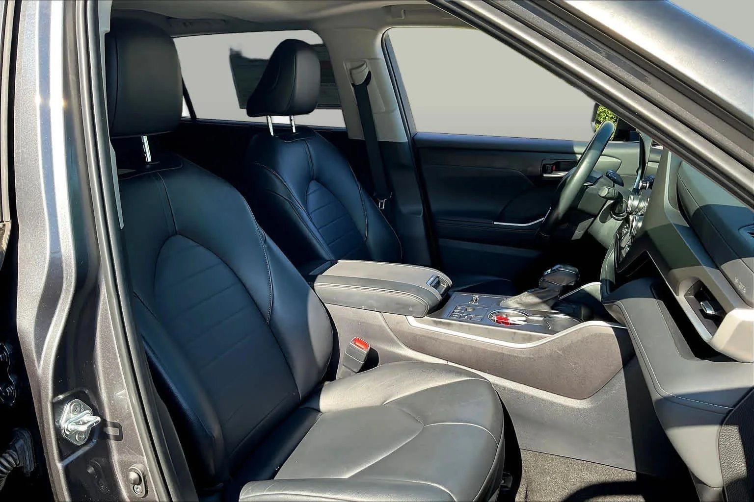 Used 2023 Magnetic Gray Metallic Toyota XLE image 9