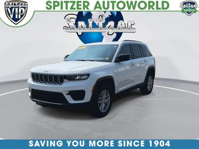 Used 2025 White Jeep Laredo X image 4