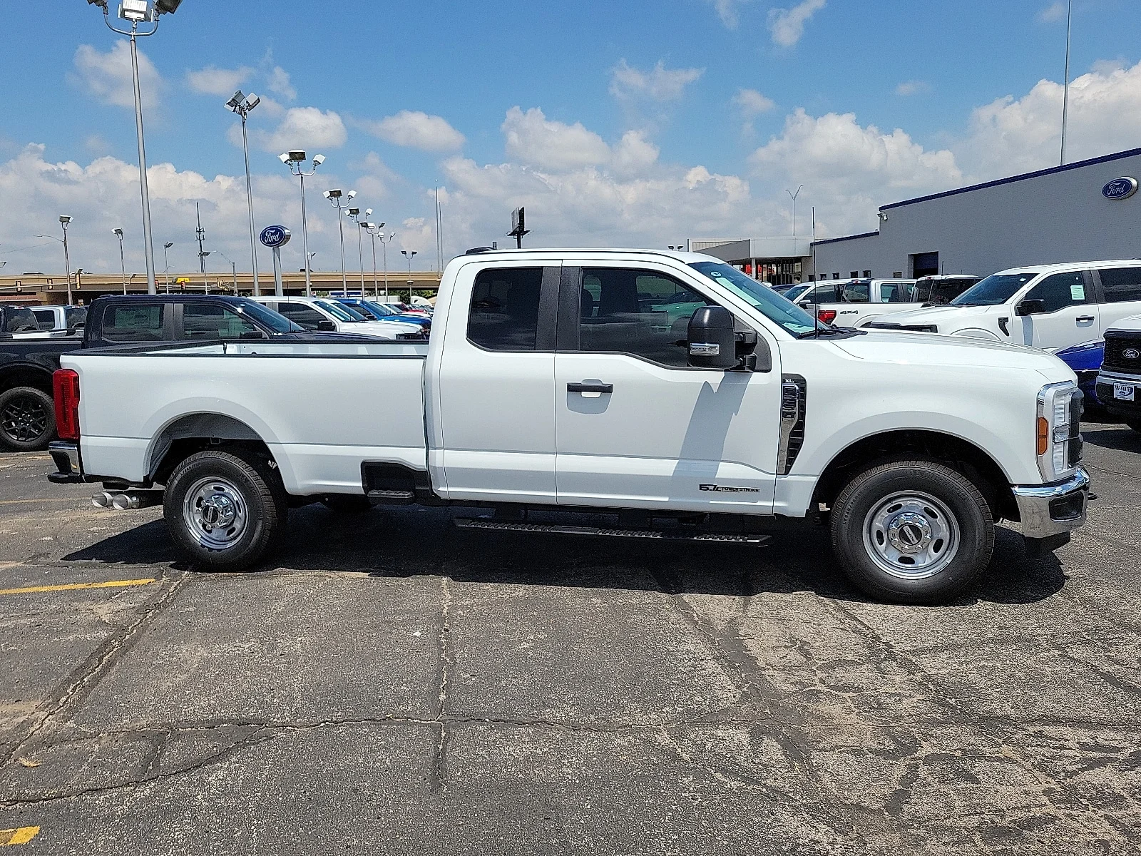 New 2025 Oxford White Ford F-250&reg; XL image 5