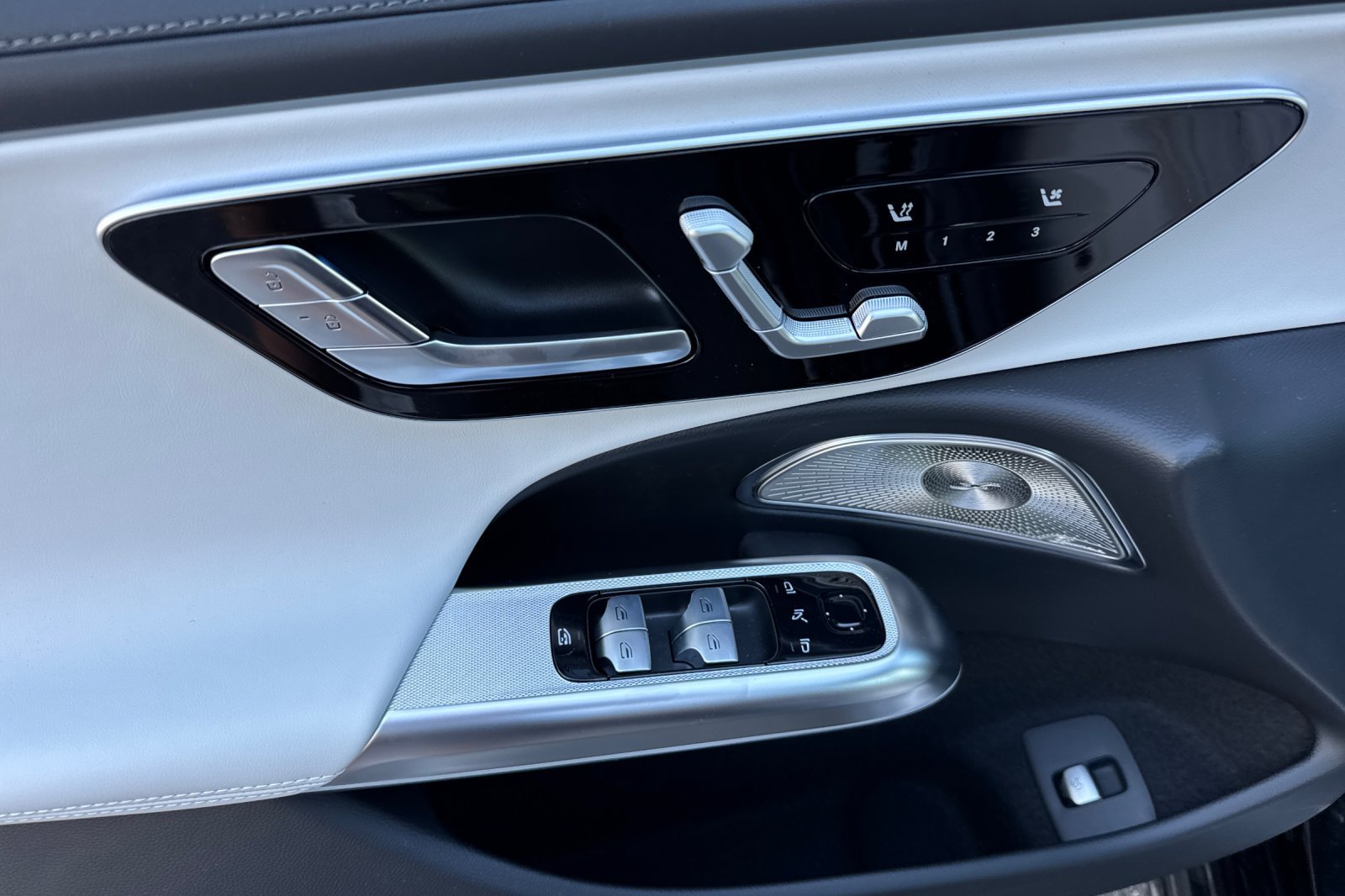 New 2026 Obsidian Black Metallic Mercedes-Benz E 350 image 23