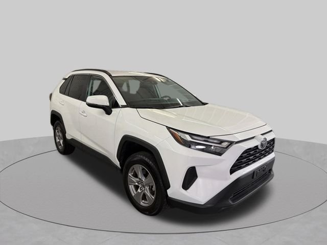 Used 2025 Ice Toyota XLE image 4