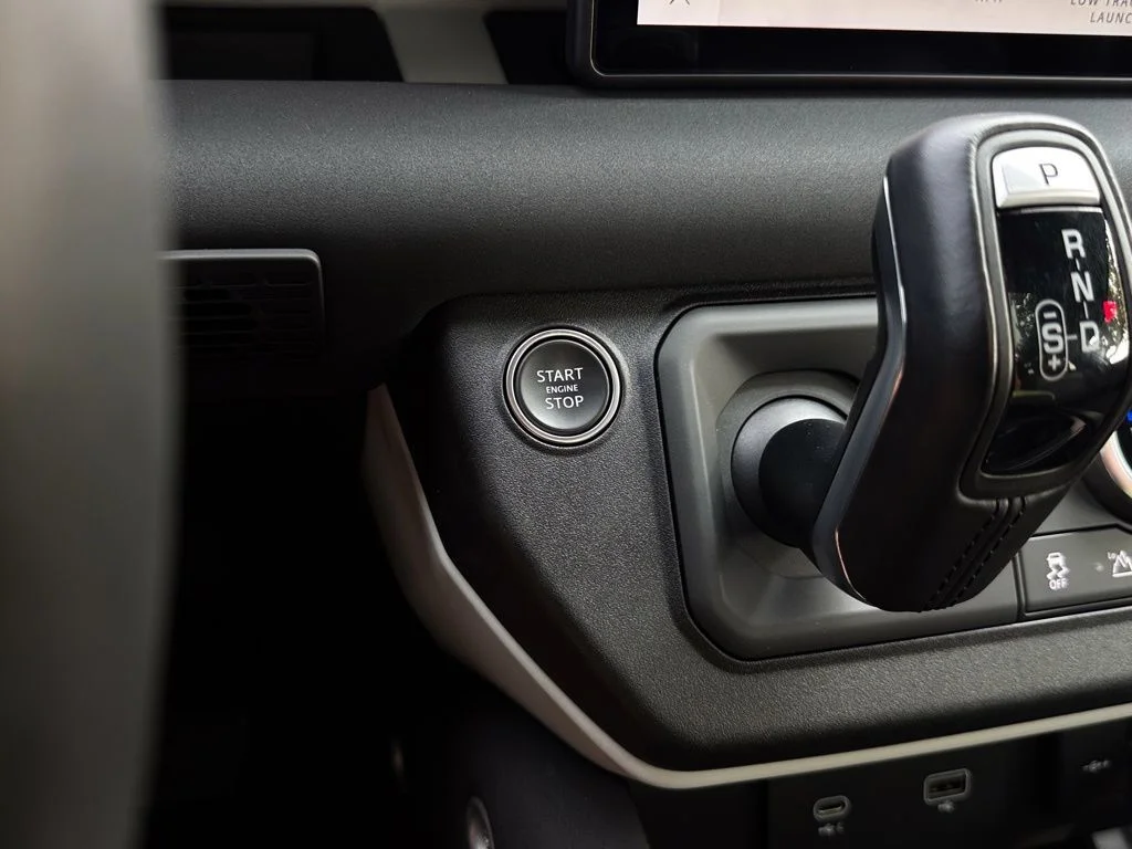 2023 Land Rover Defender X-Dynamic SE - Photo 15