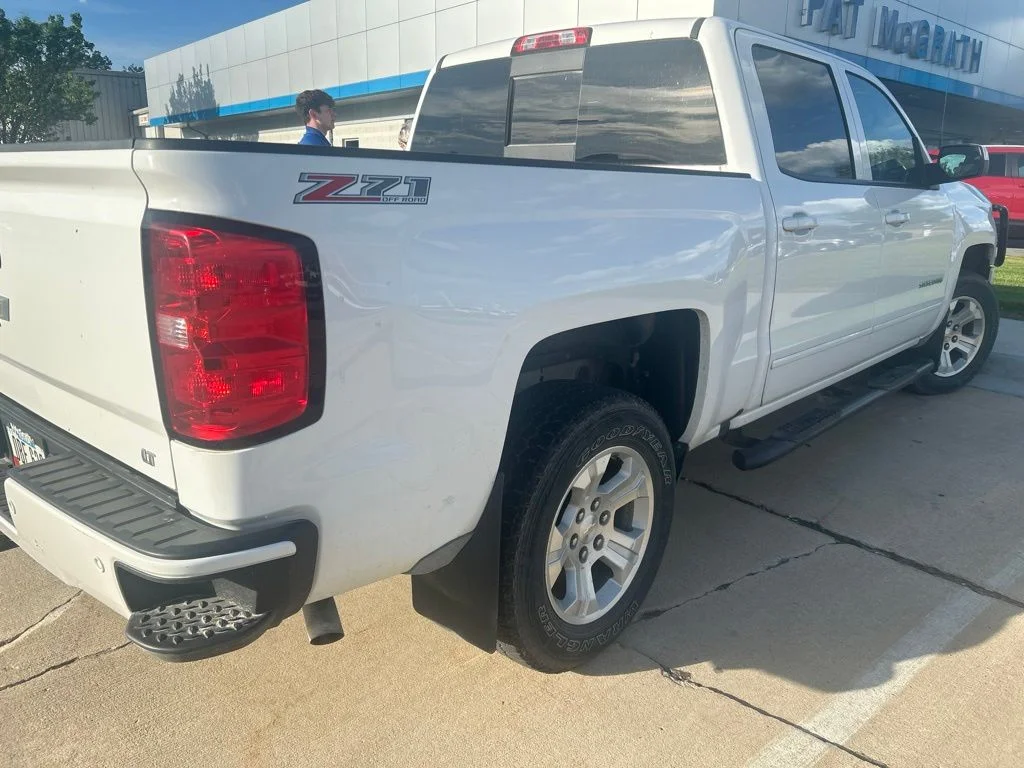 Used 2017 White Chevrolet LT image 8