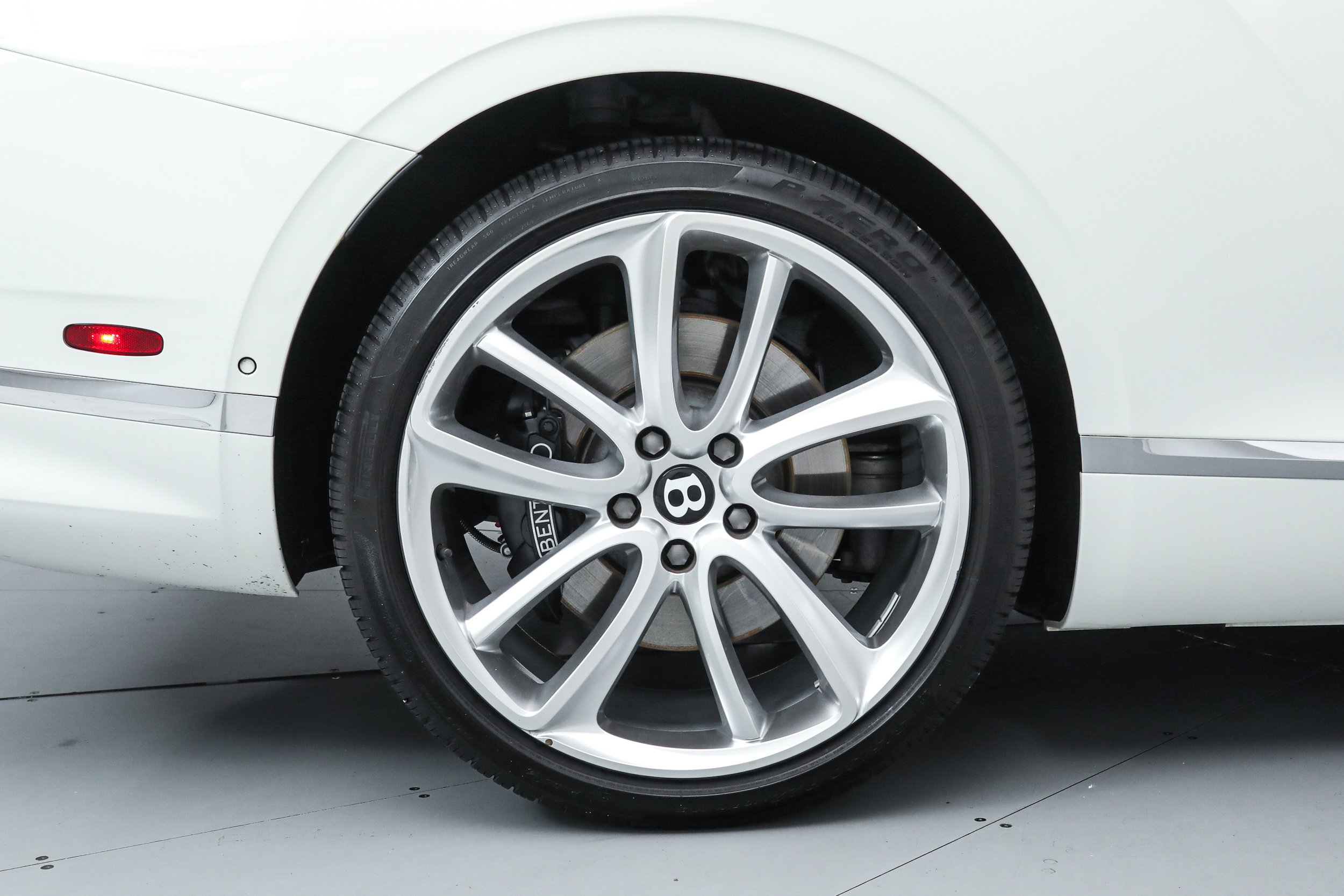Used 2022 White Bentley GT V8 Convertible image 37