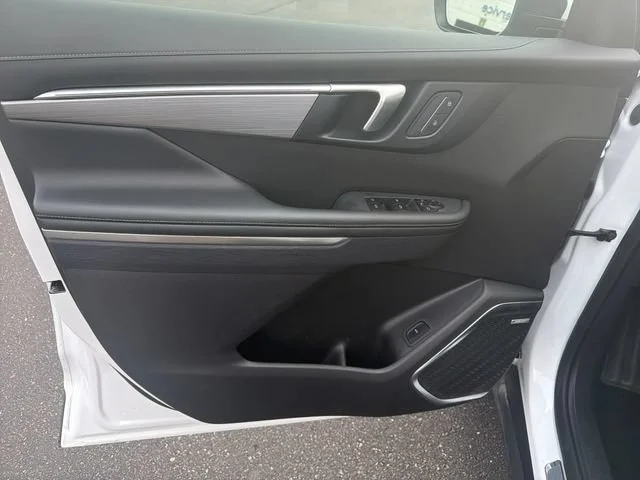 Used 2026 Summit White Buick Preferred image 12