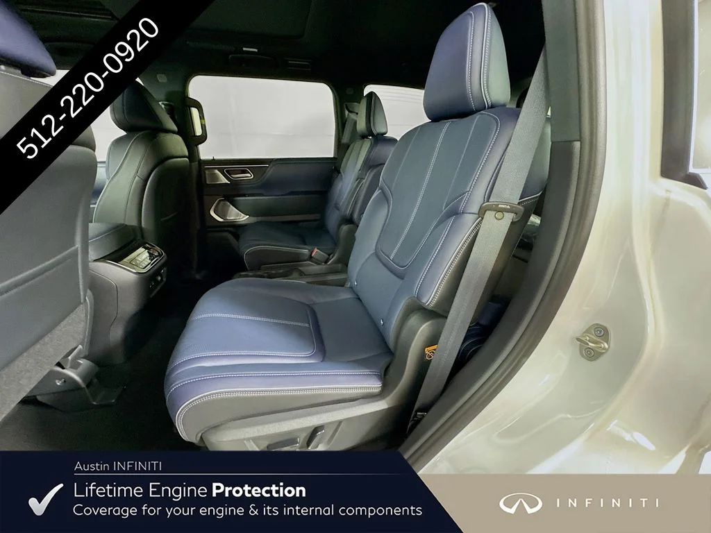 New 2027 2T RADIANT WHIT INFINITI SPORT image 31