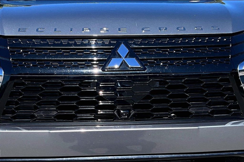 Used 2025 Gray Mitsubishi  image 31