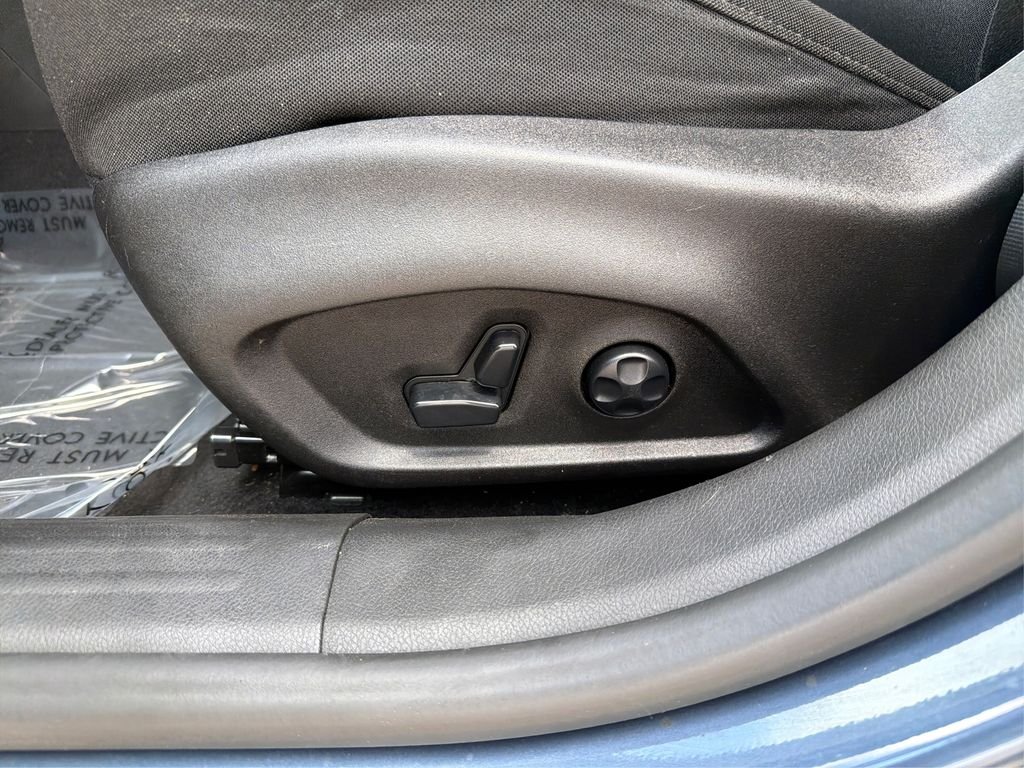 Used 2020 Slate Blue Pearlcoat Jeep Latitude image 19