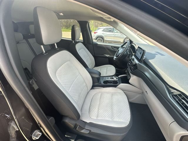 Used 2023 Black Ford Active image 29
