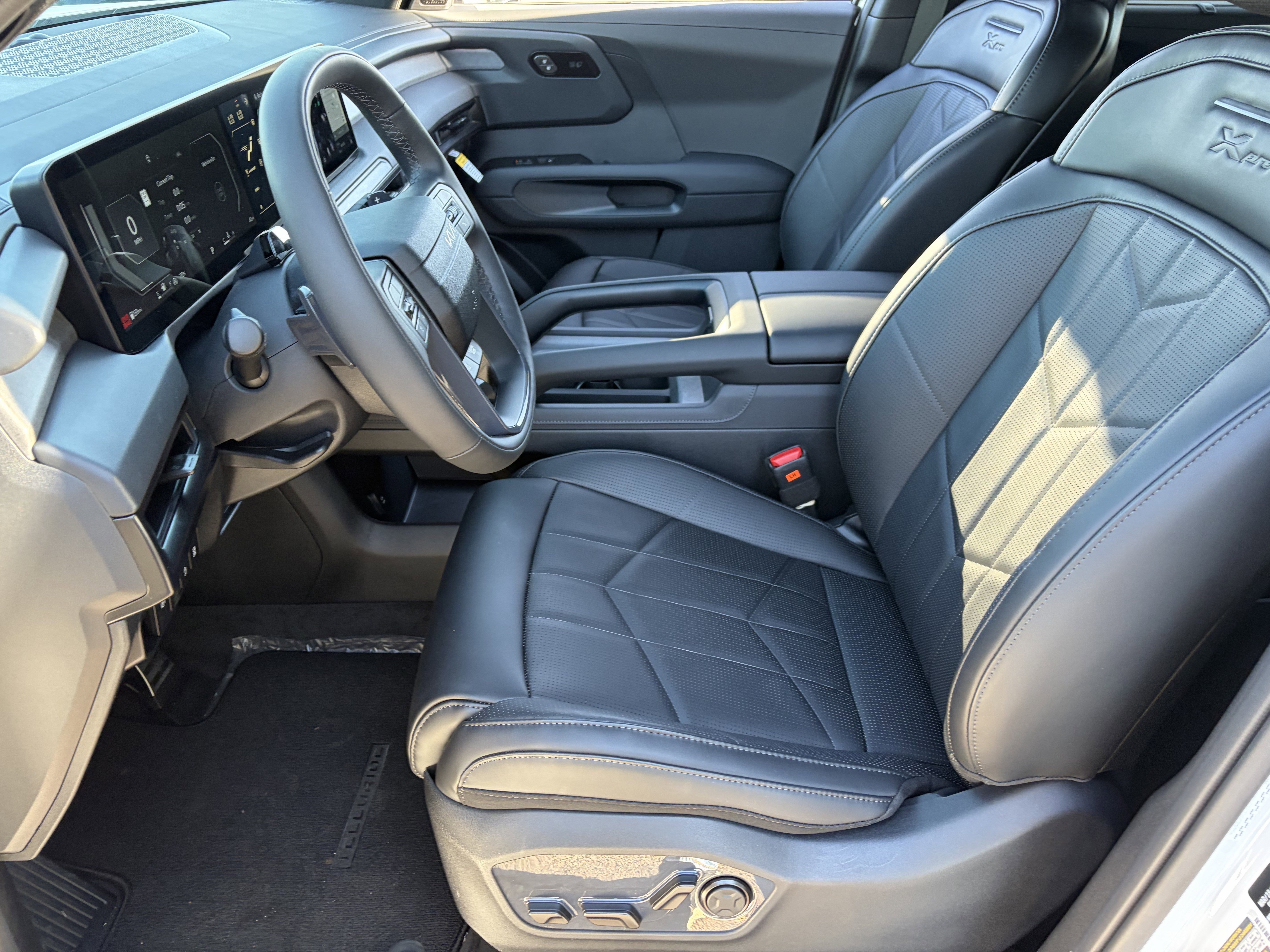 New 2027 Glacial White Pearl Kia X-PRO SX image 17