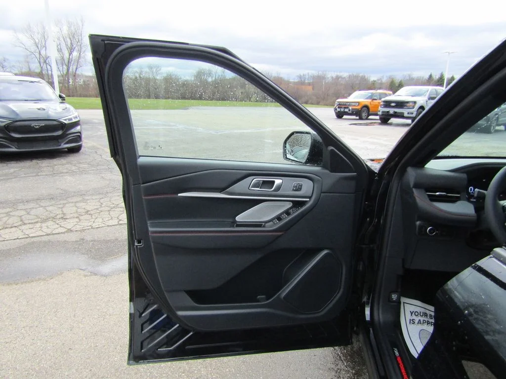 New 2026 Agate Black Metallic Ford ST image 23