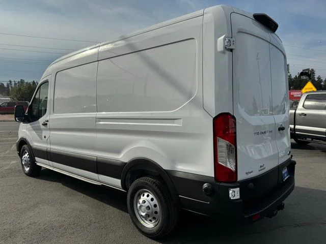 New 2026 Oxford White Ford Base image 6
