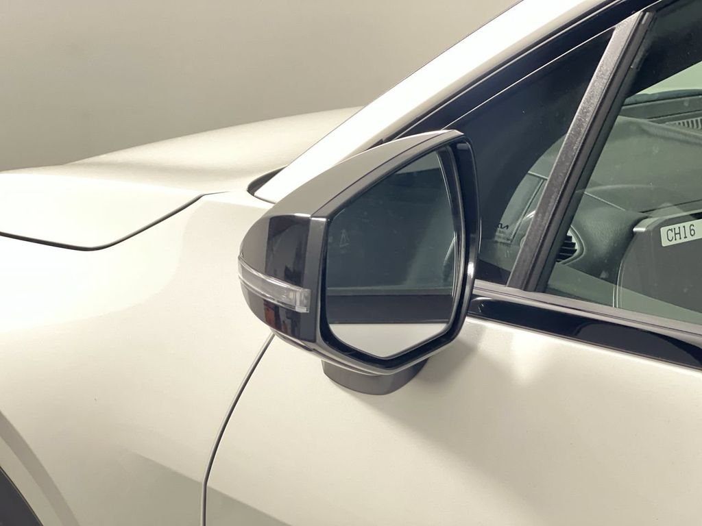 New 2026 Snow White Pearl Kia X-Line image 12