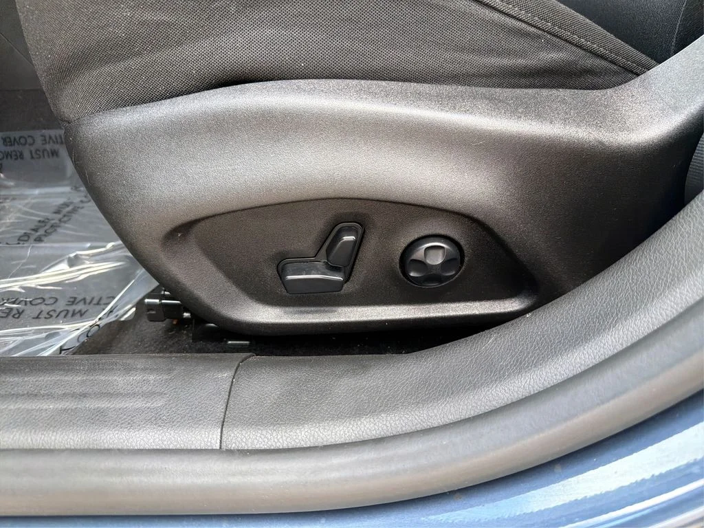 Used 2020 Slate Blue Pearlcoat Jeep Latitude image 19