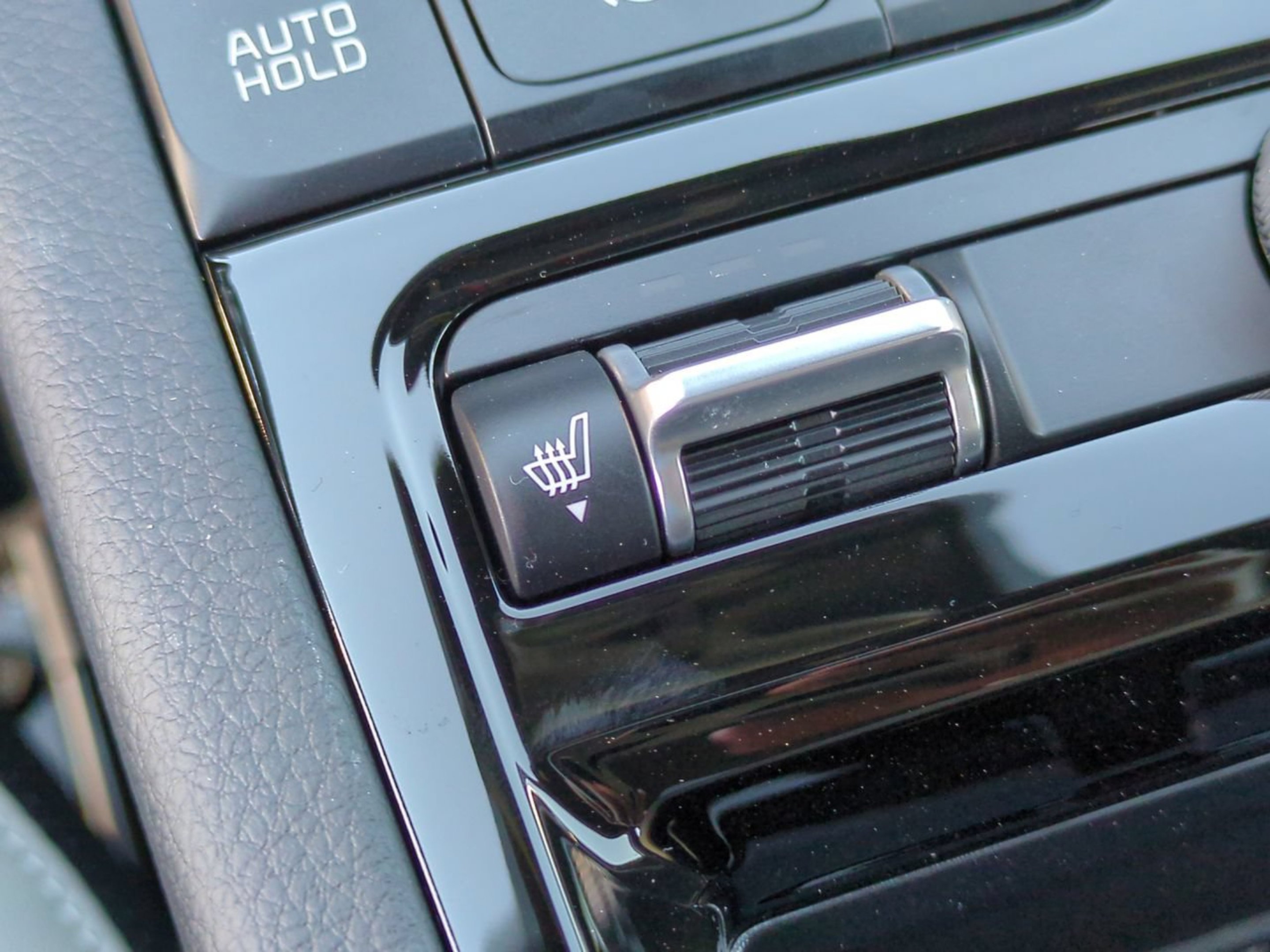 New 2026 Snow White Pearl Kia GT-Line image 26