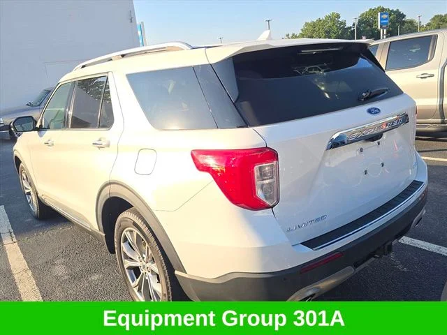 Used 2023 White Ford Limited image 7