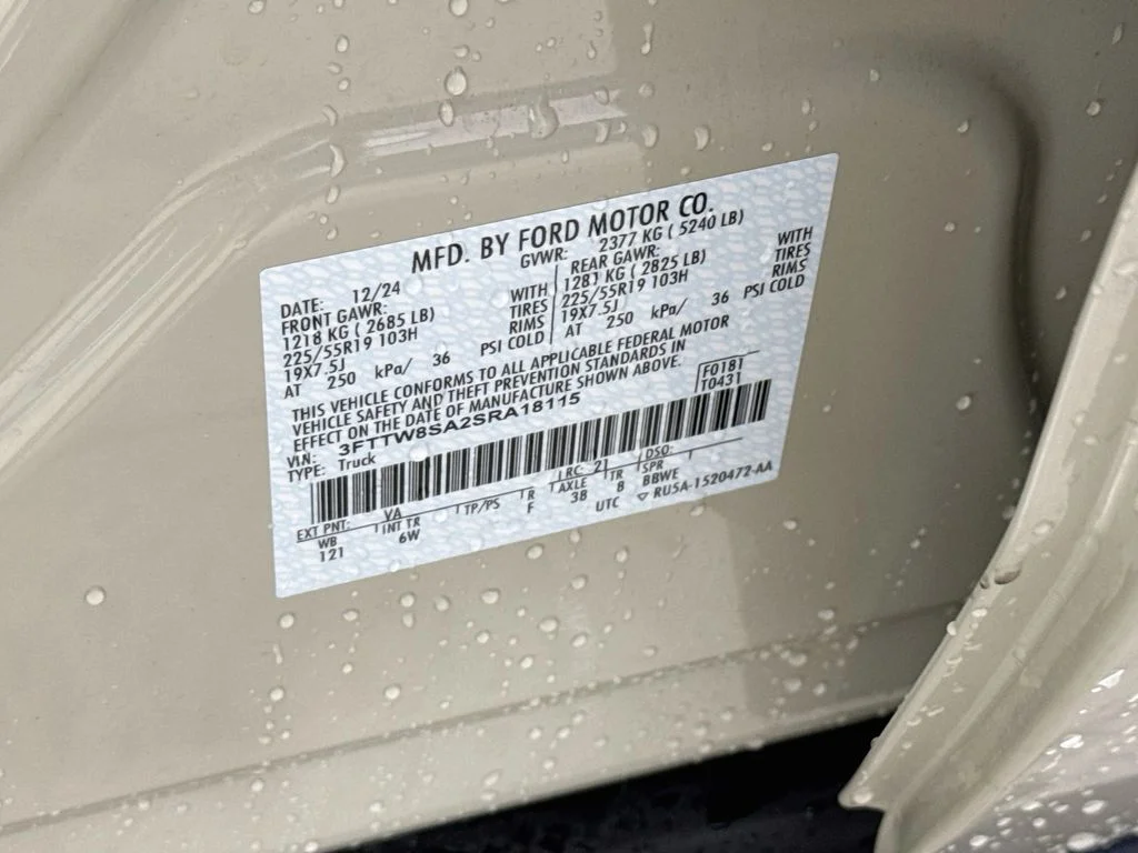 Used 2025 Sand Ford Lariat image 33