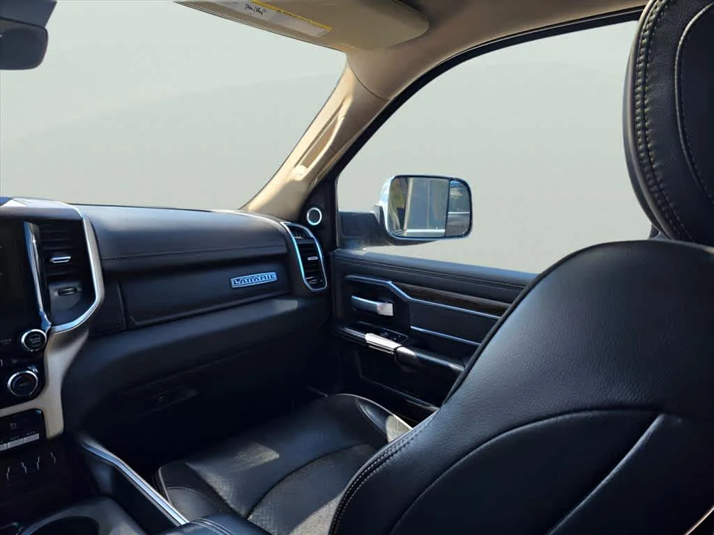 Used 2019 Diamond Black Crystal Pearlcoat Ram Laramie image 21