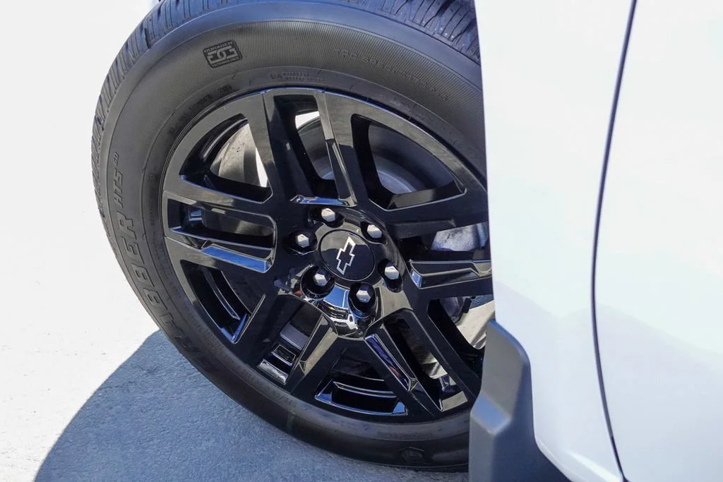 Used 2026 Summit White Chevrolet RST image 13