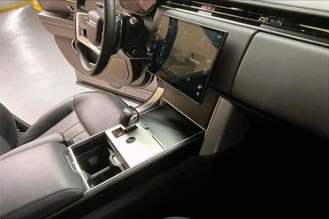 Used 2024 Gray Land Rover SV image 11