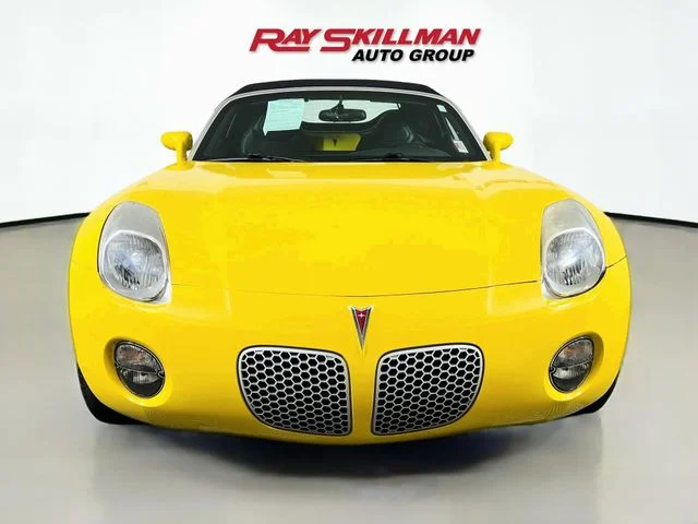 Used 2007 Yellow Pontiac Base image 2