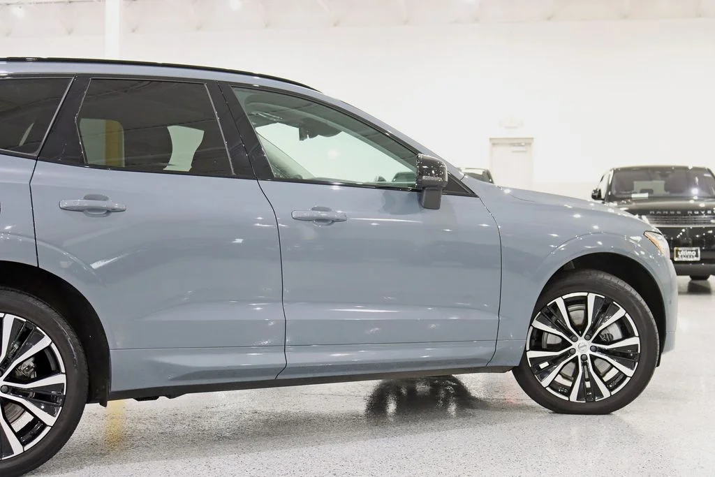 Used 2023 Gray Volvo Ultimate image 9
