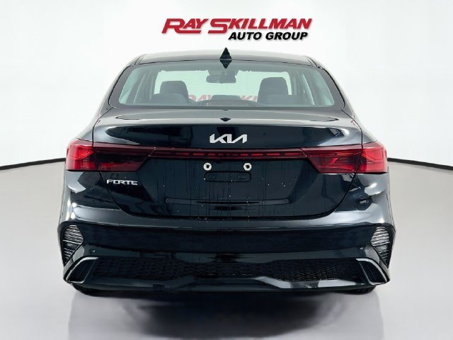 2023 Kia Forte LXS - Photo 6