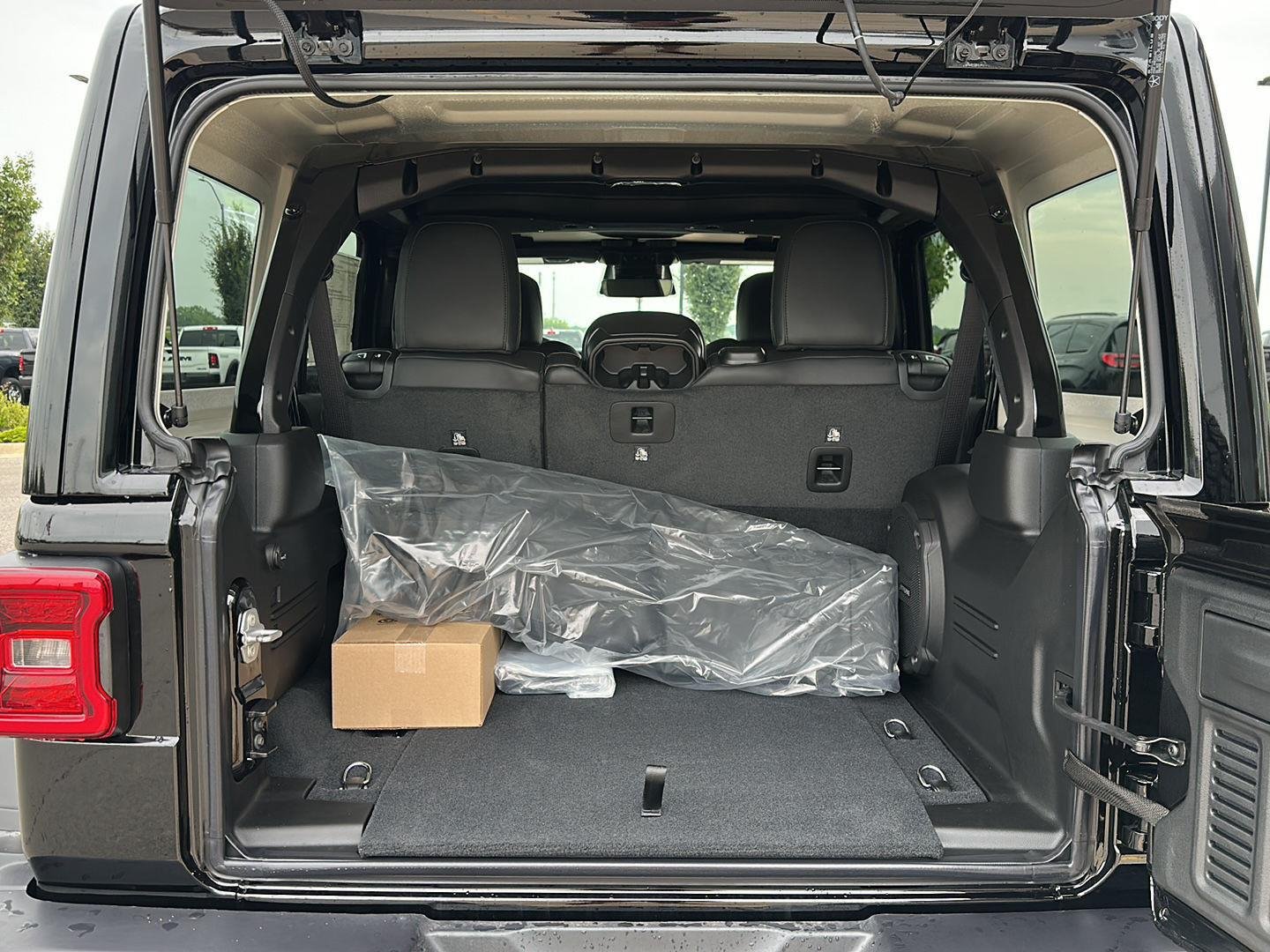 New 2026 Black Clearcoat Jeep Rubicon image 32