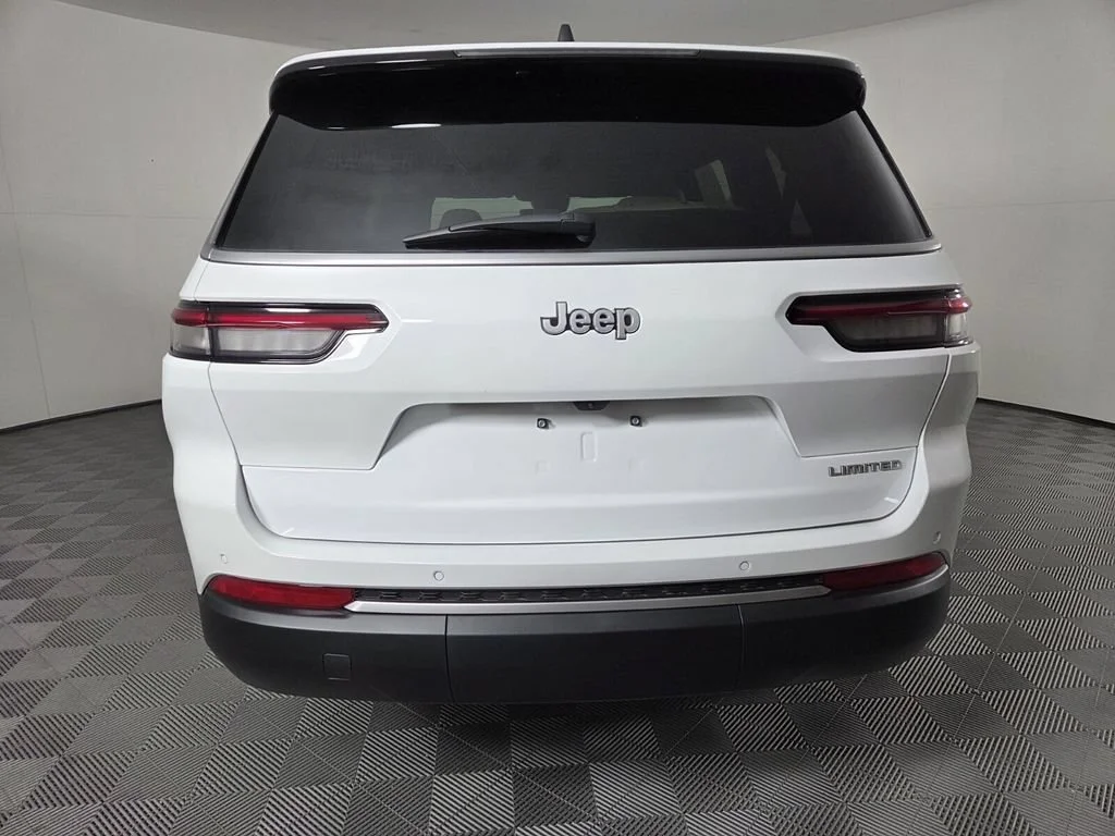 New 2026 Bright White Clear-Coat Exterior Paint Jeep Limited image 6