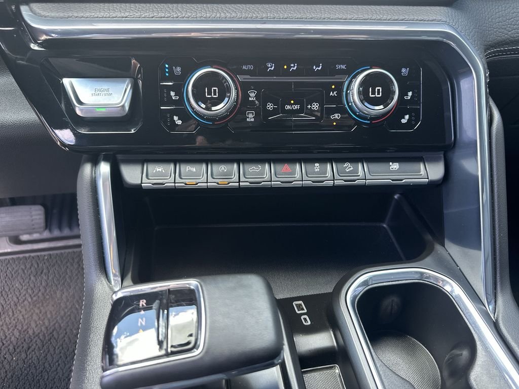 Used 2023 Onyx Black GMC Denali image 34