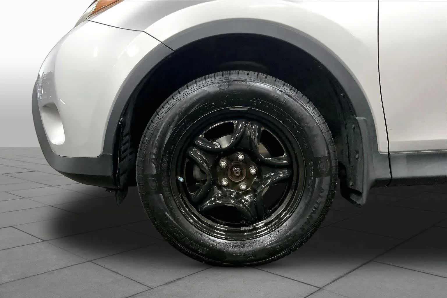Used 2013 Classic Silver Metallic Toyota LE image 11
