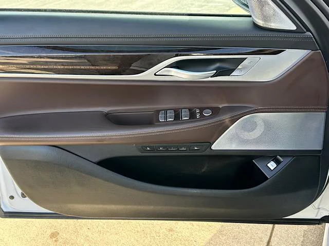 2022 BMW 7 Series 740i - Photo 16