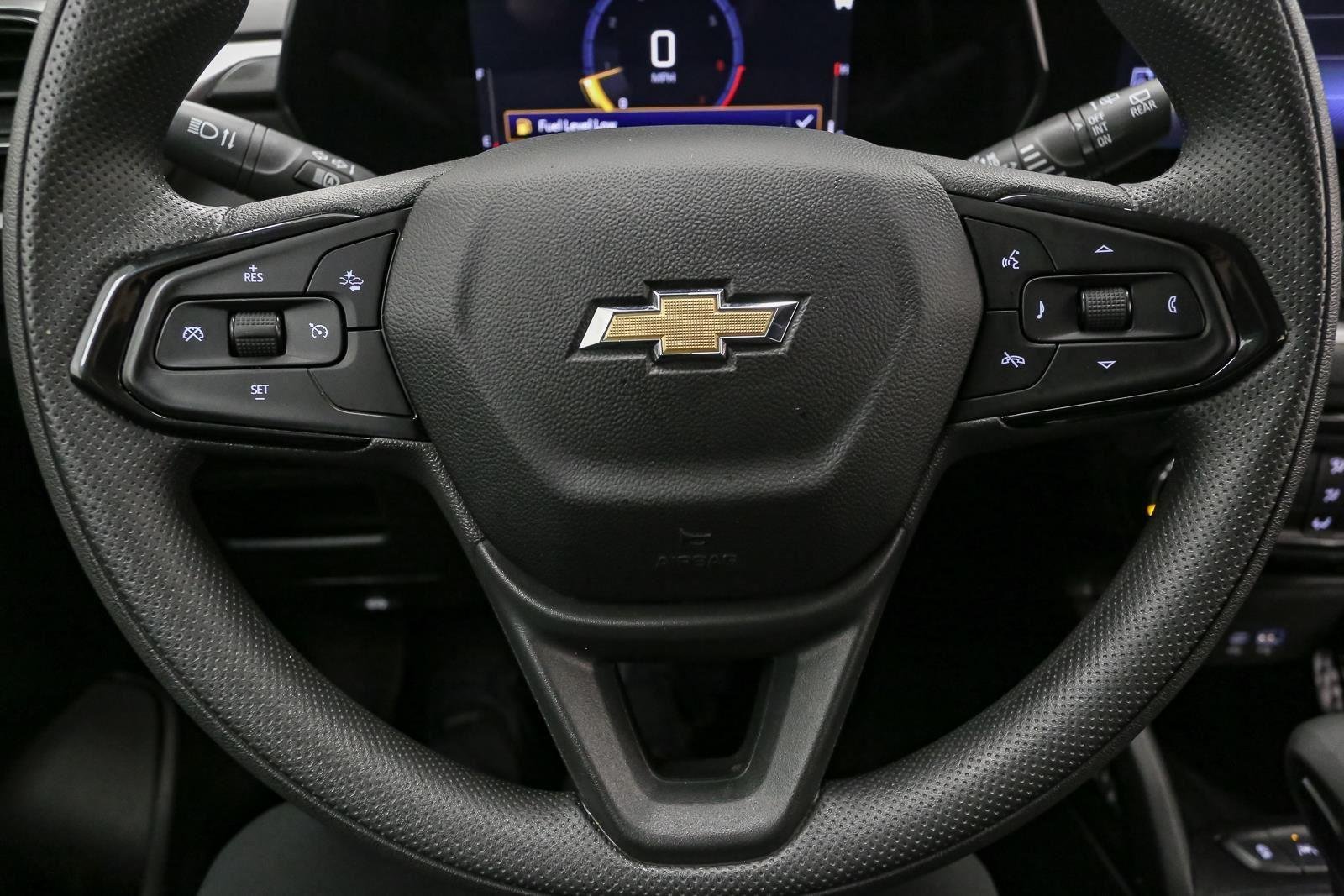 Used 2024 Summit White Chevrolet LT image 31