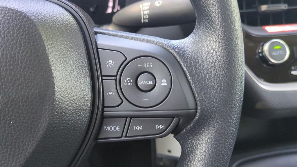 Used 2026  Toyota LE image 22