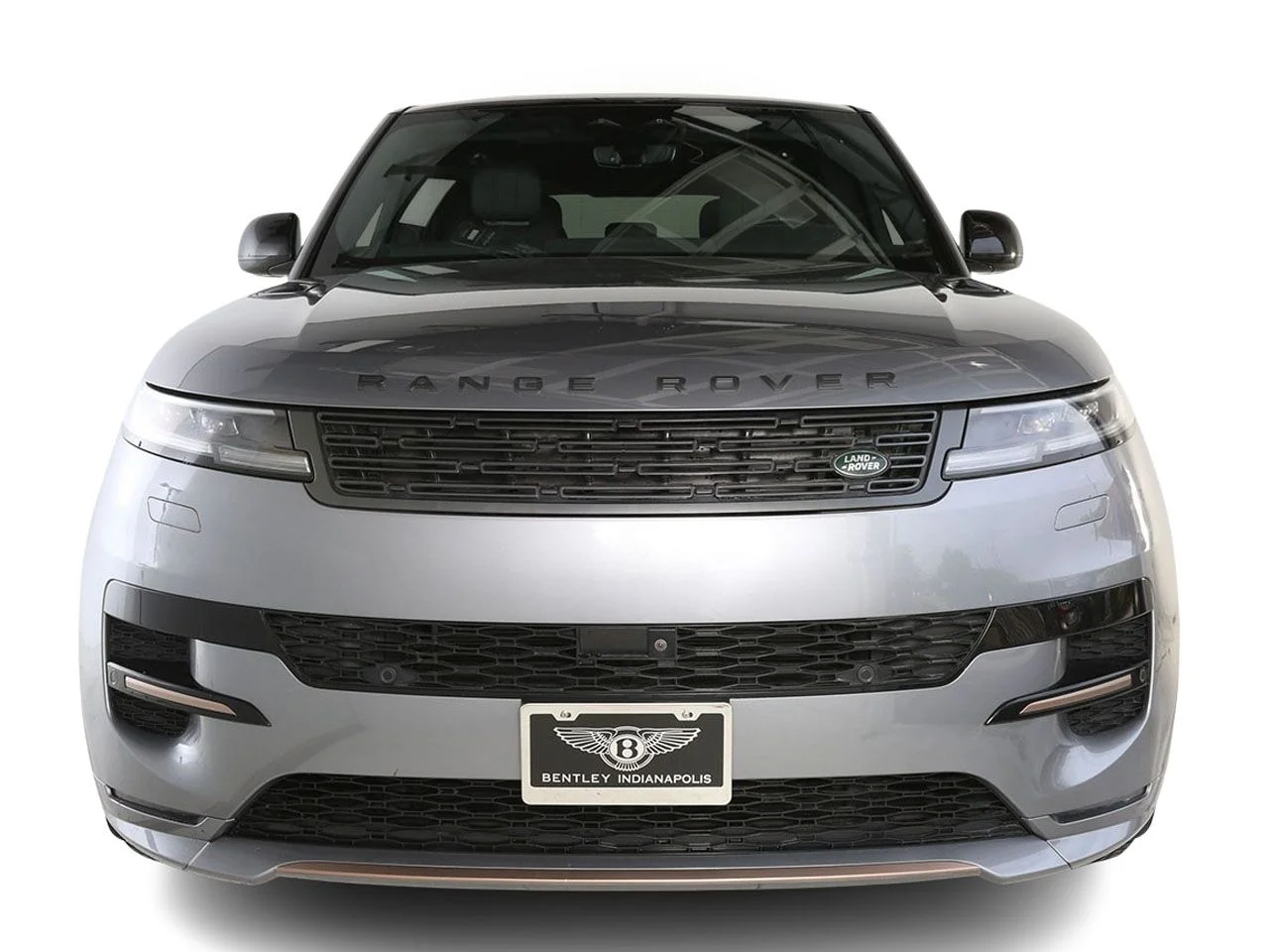 Used 2024 Gray Land Rover Dynamic SE image 2