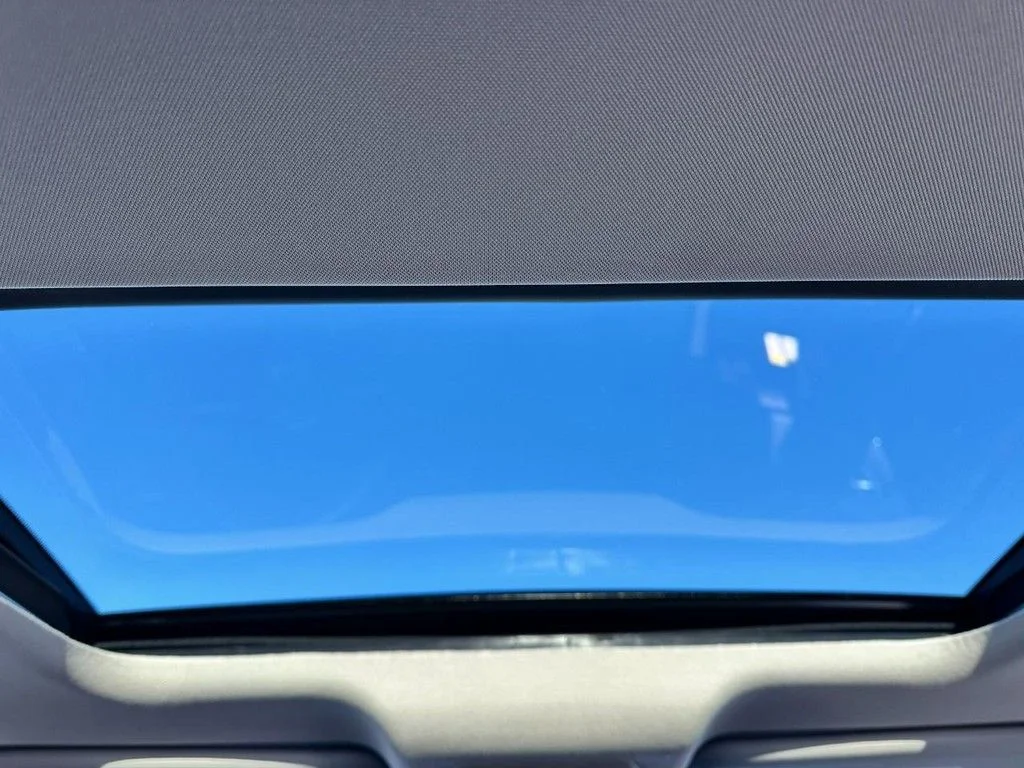 New 2026 White Nissan SR image 5