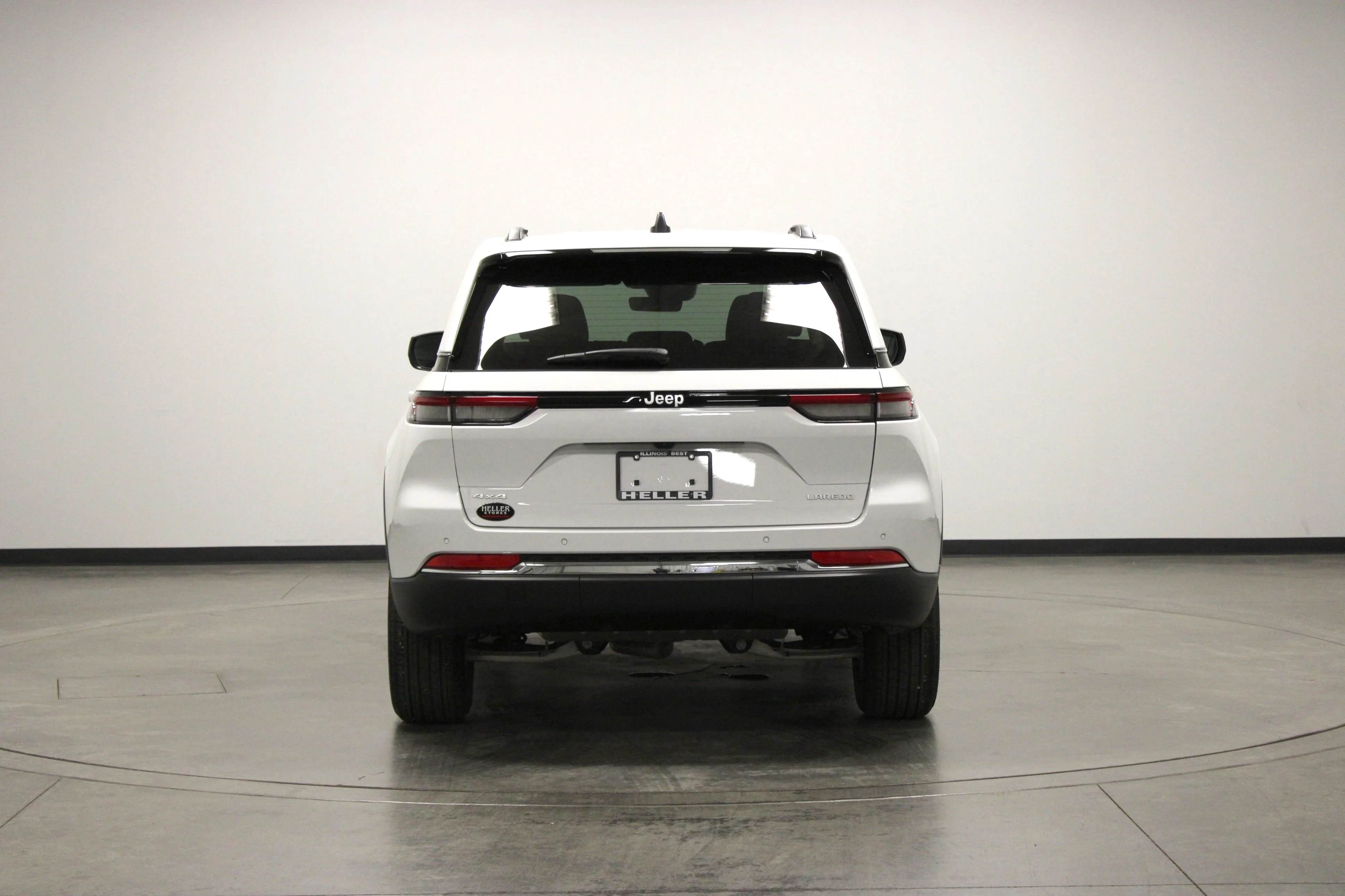 Used 2025 Bright White Clearcoat Jeep Laredo X image 7